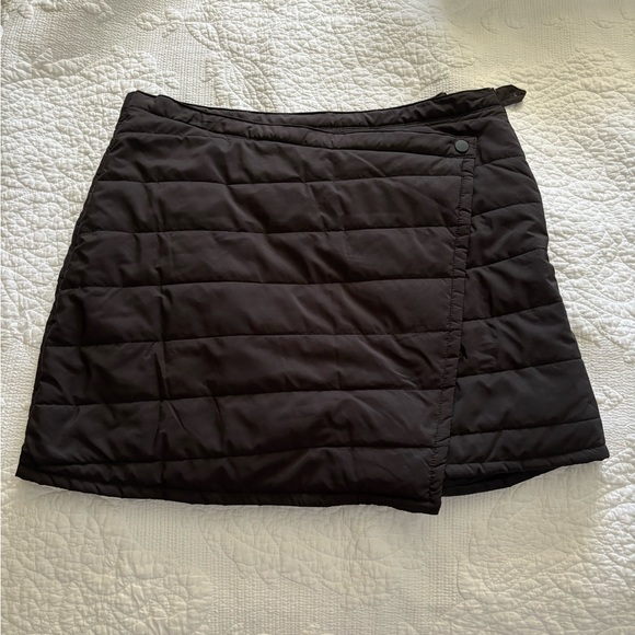 Dresses & Skirts - Winter mini puff skirt